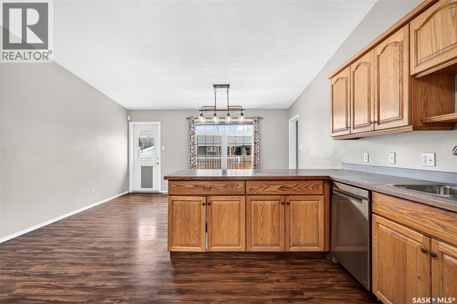 16 Flax ROAD - 18