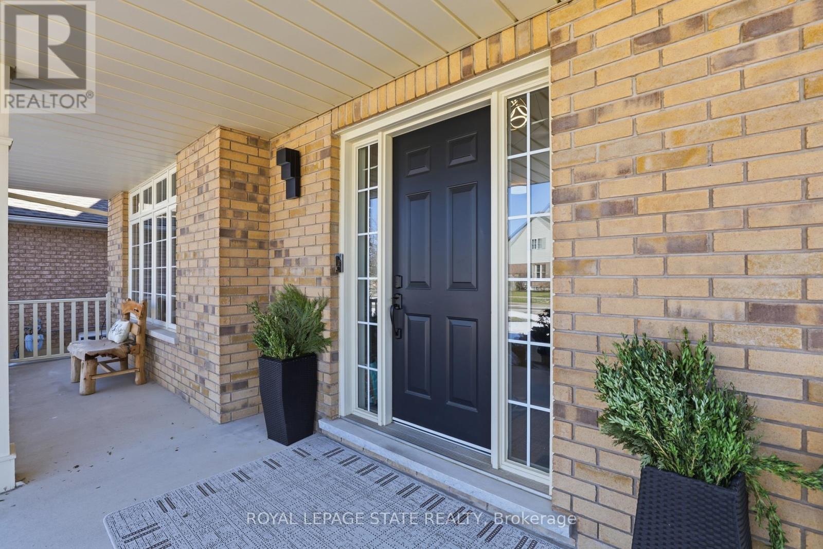56 MCCAFFERY CRESCENT - 11