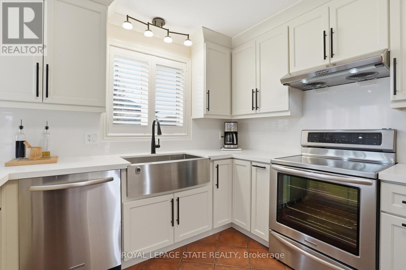 56 MCCAFFERY CRESCENT - 16