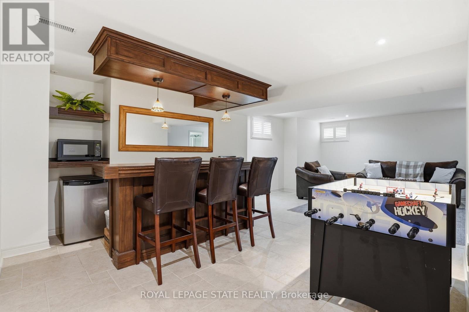 56 MCCAFFERY CRESCENT - 40