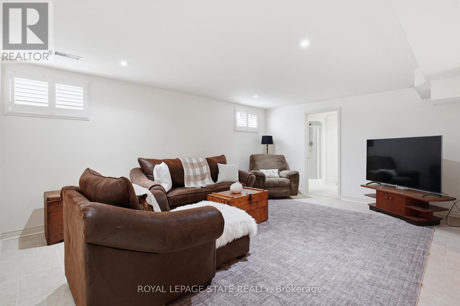 56 MCCAFFERY CRESCENT - 42