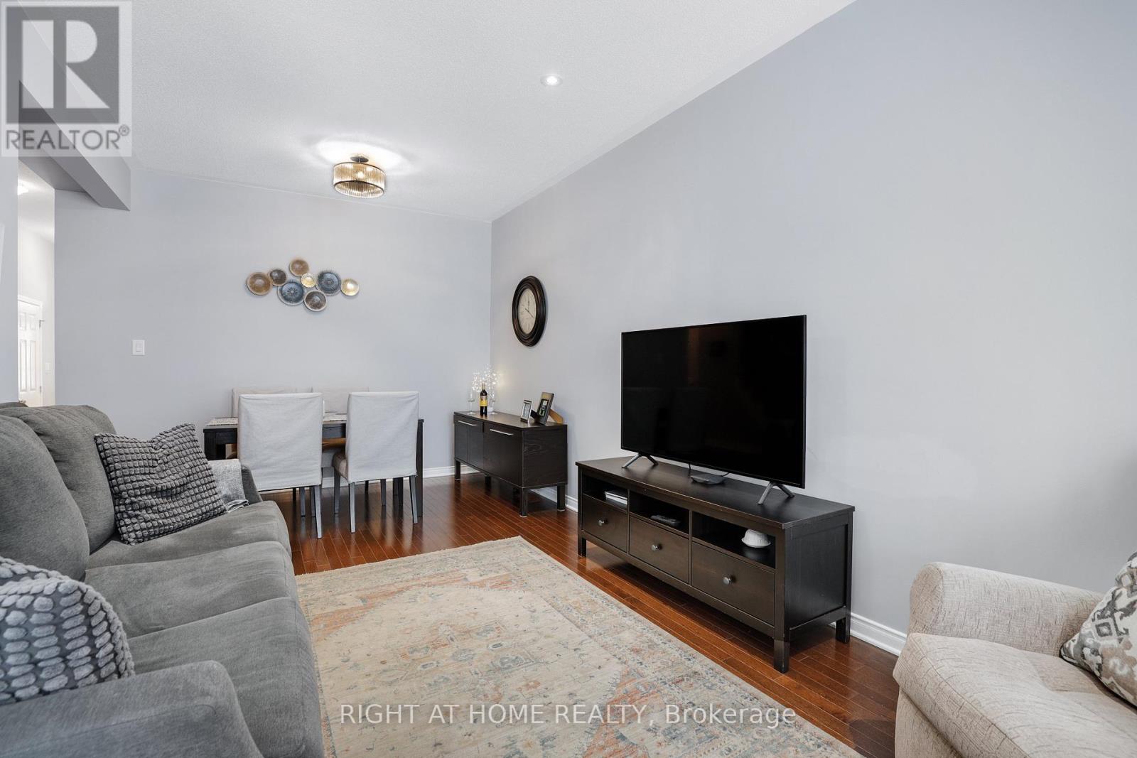 577 ASHBOURNE CRESCENT - 10