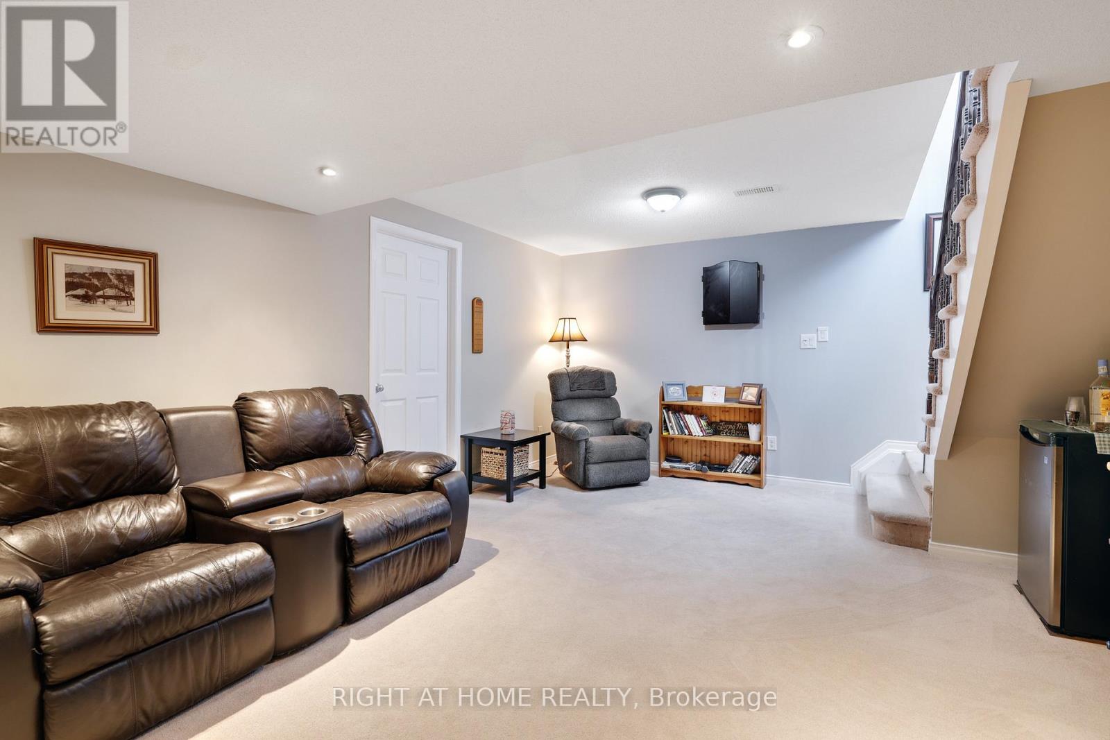 577 ASHBOURNE CRESCENT - 23