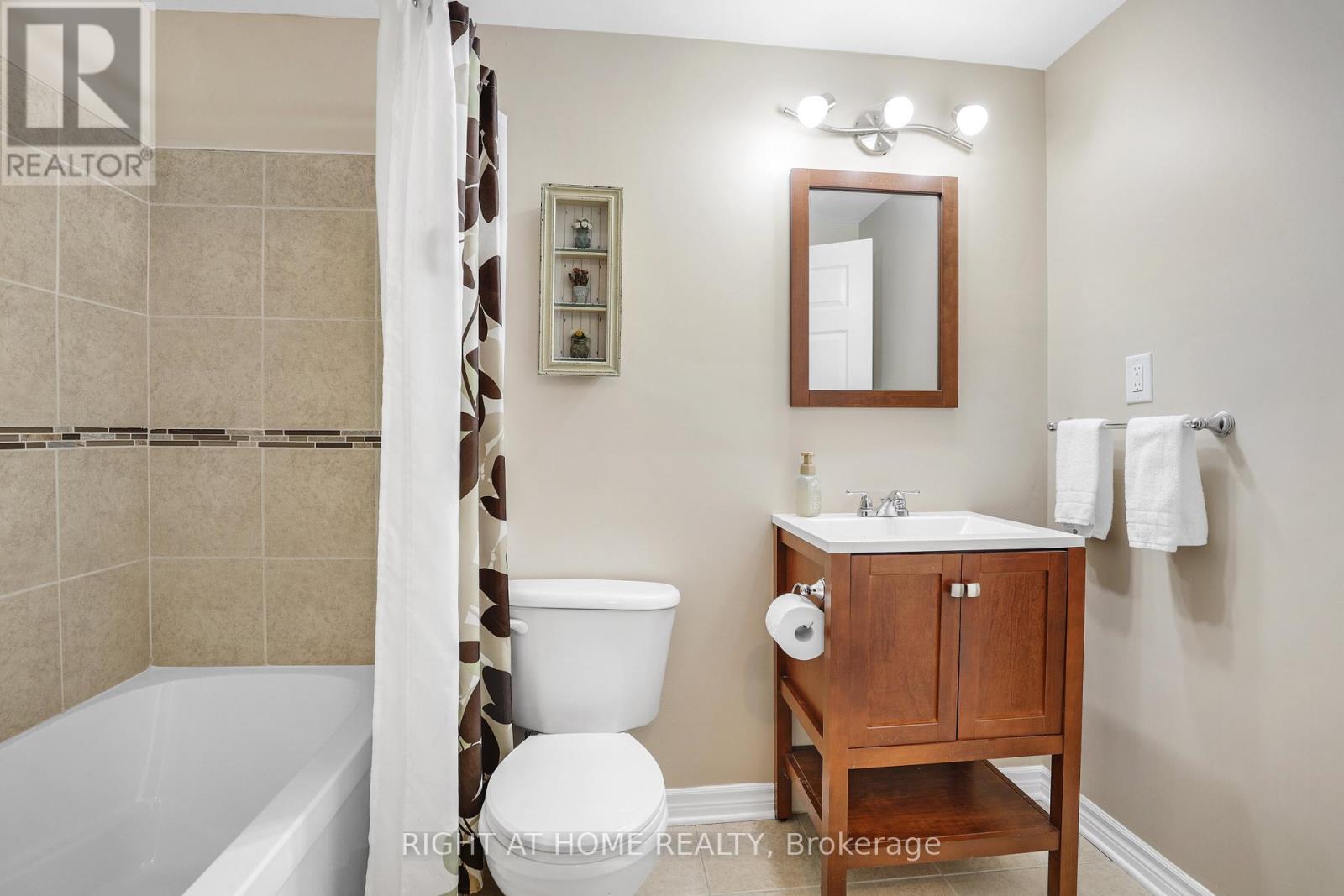 577 ASHBOURNE CRESCENT - 24