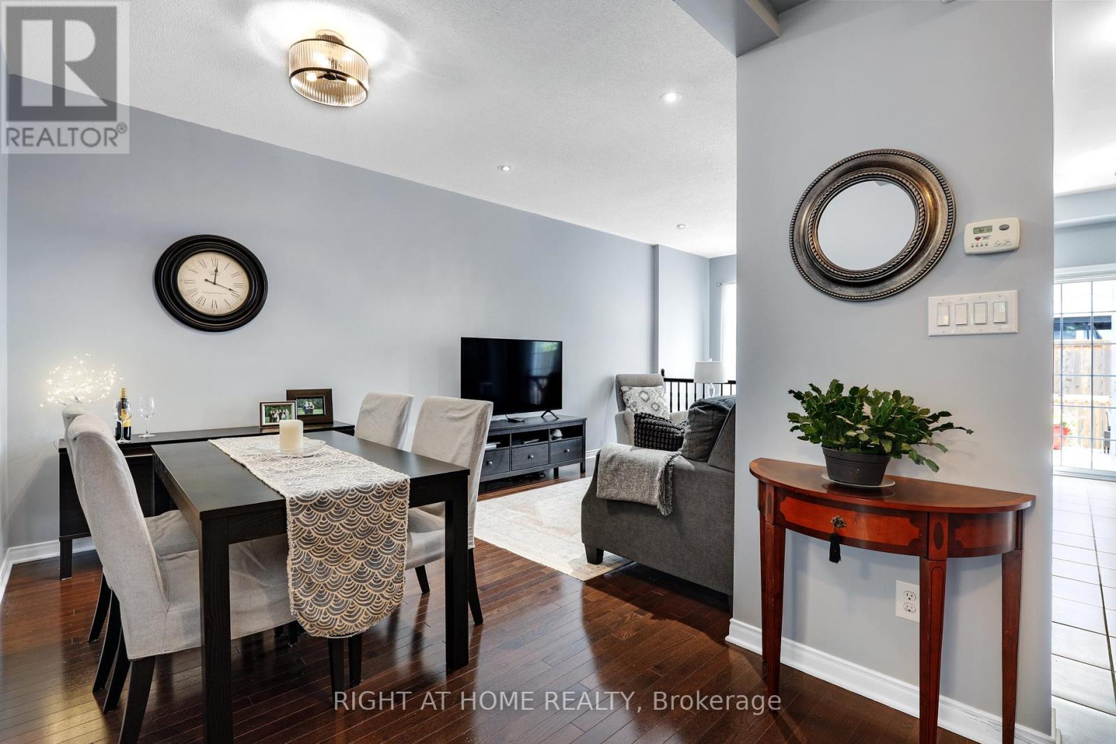 577 ASHBOURNE CRESCENT - 6