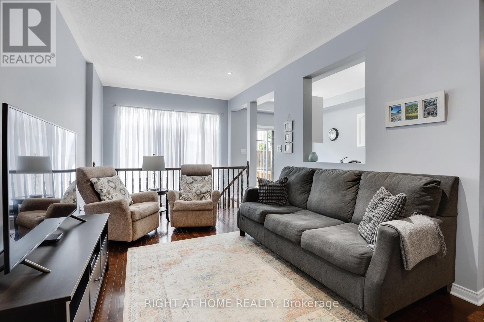 577 ASHBOURNE CRESCENT - 8