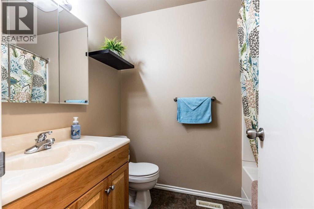 222 Cameron Road SE — photo 16