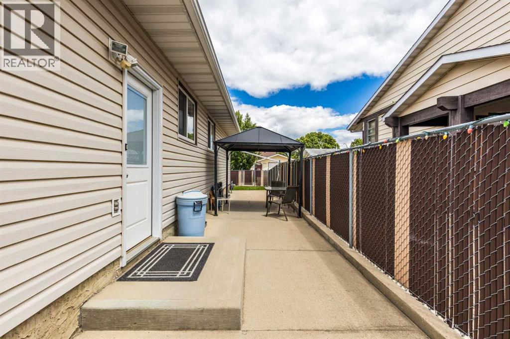 222 Cameron Road SE — photo 34