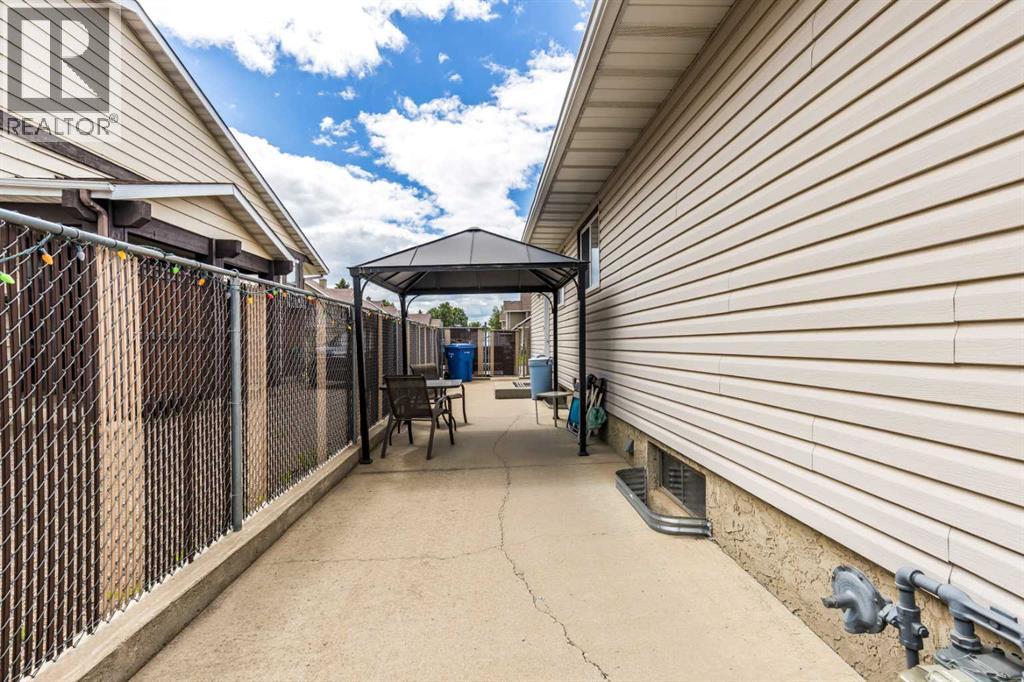 222 Cameron Road SE — photo 36