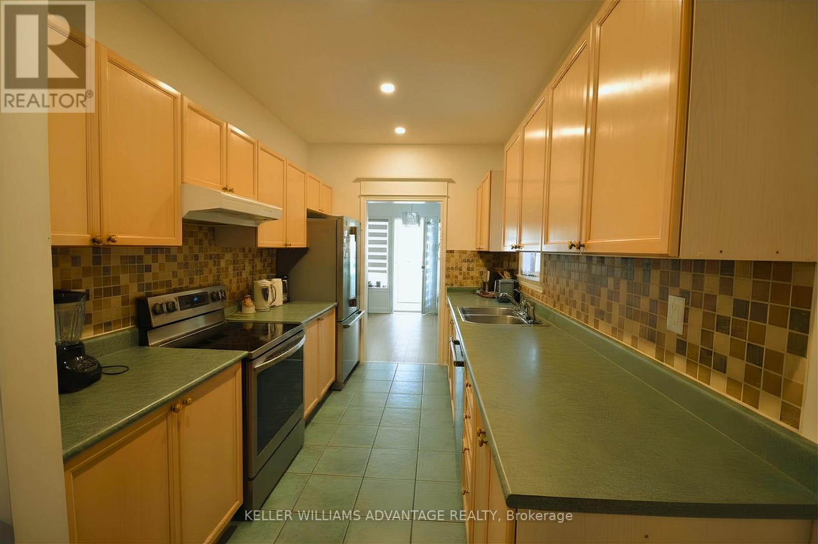 #11 190 HARDING BOULEVARD - 30
