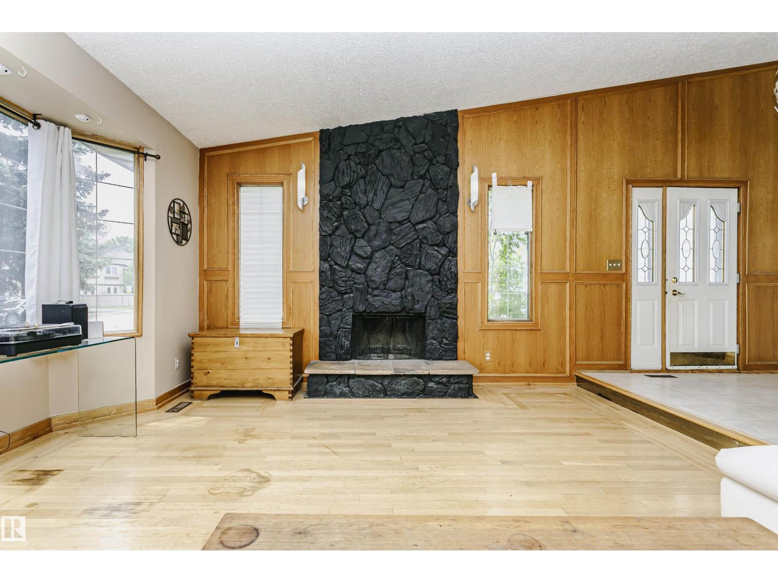 10436 26 AV NW — photo 10