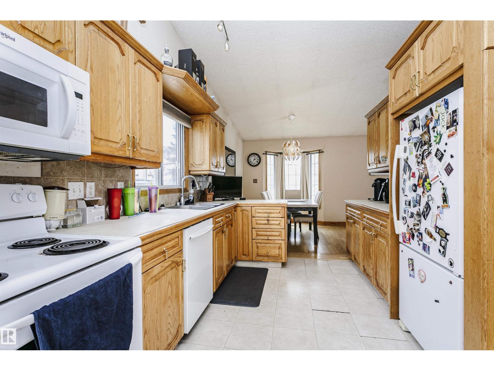 10436 26 AV NW — photo 17