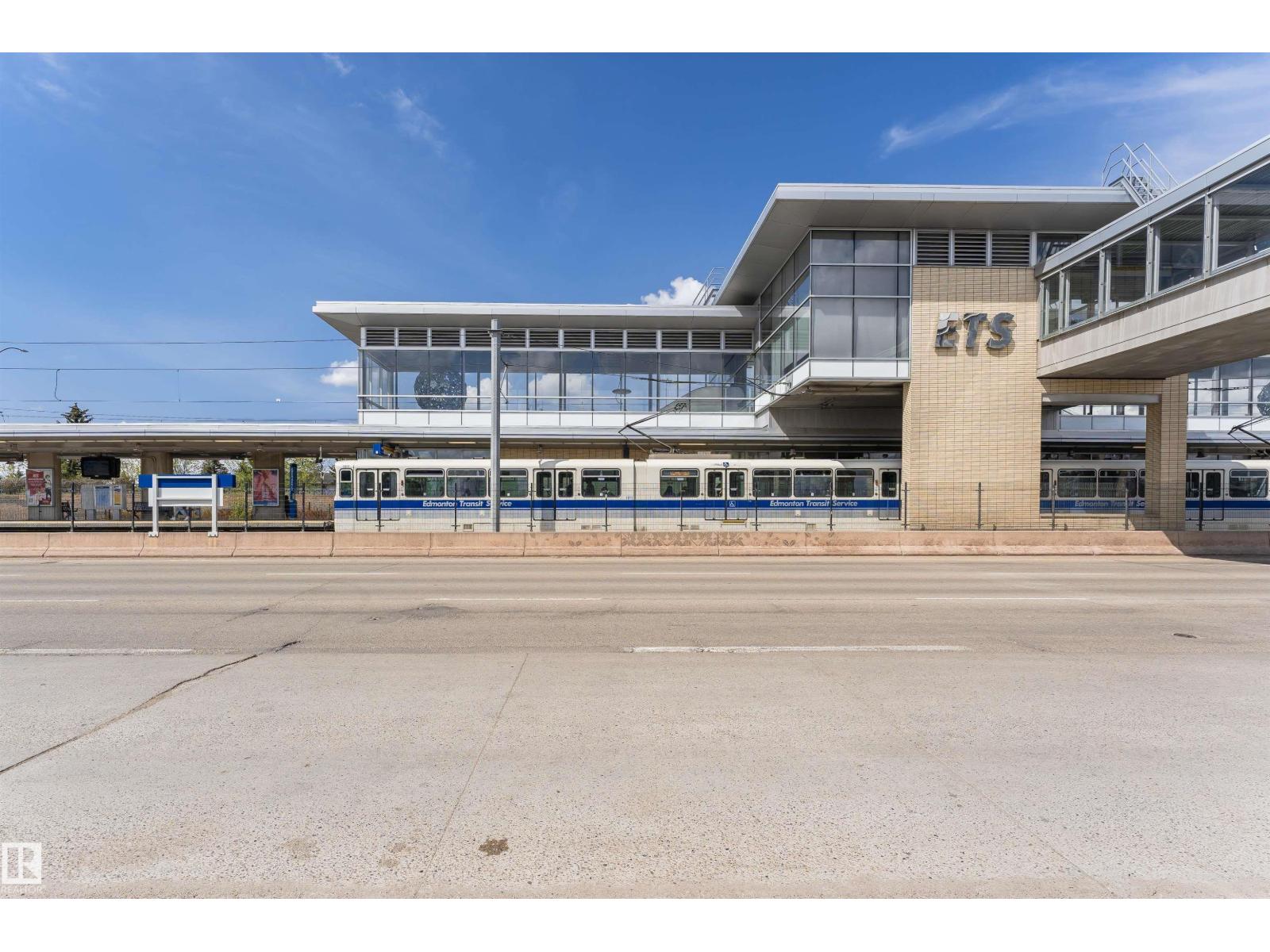 10436 26 AV NW — photo 46