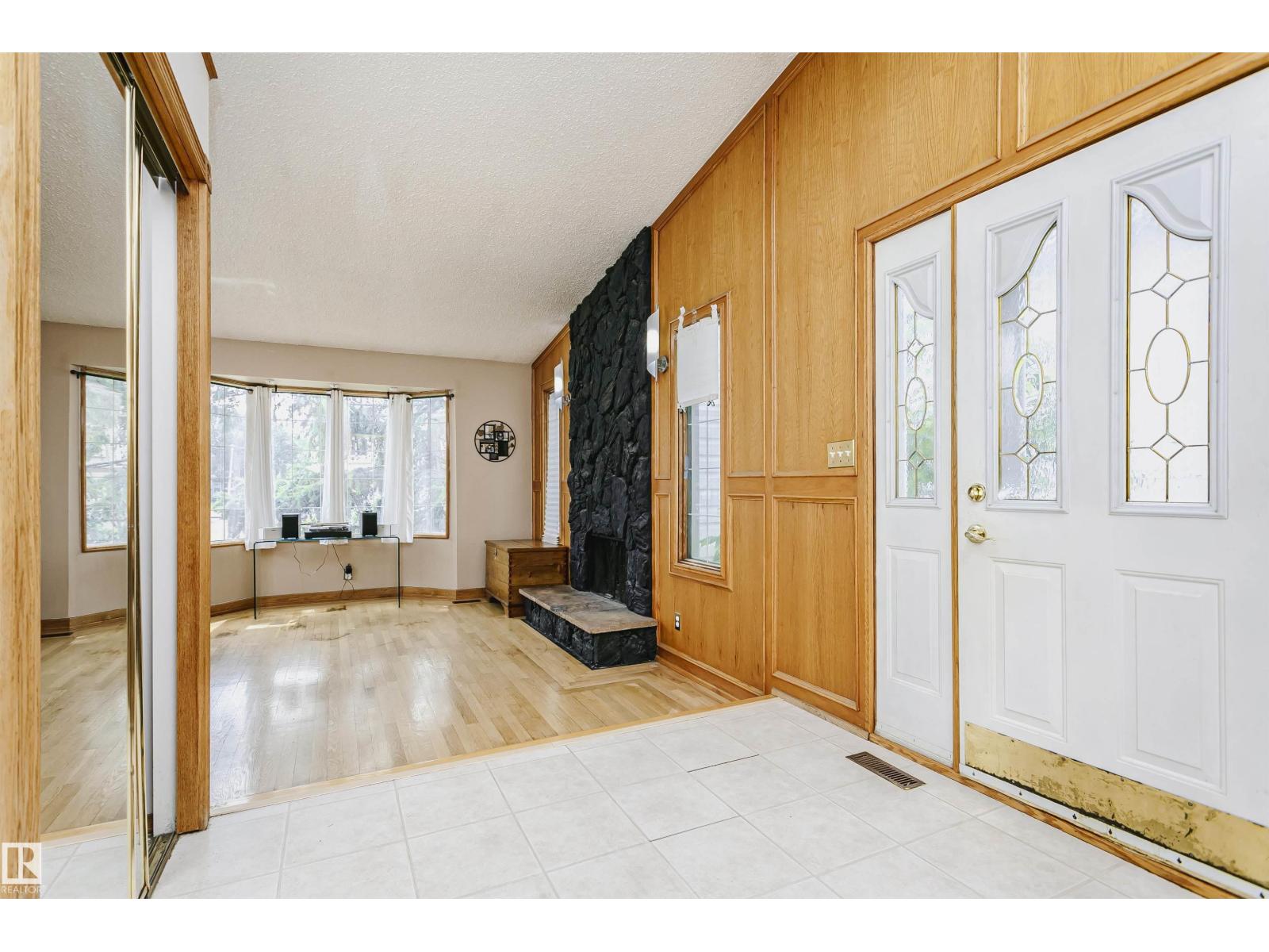 10436 26 AV NW — photo 8