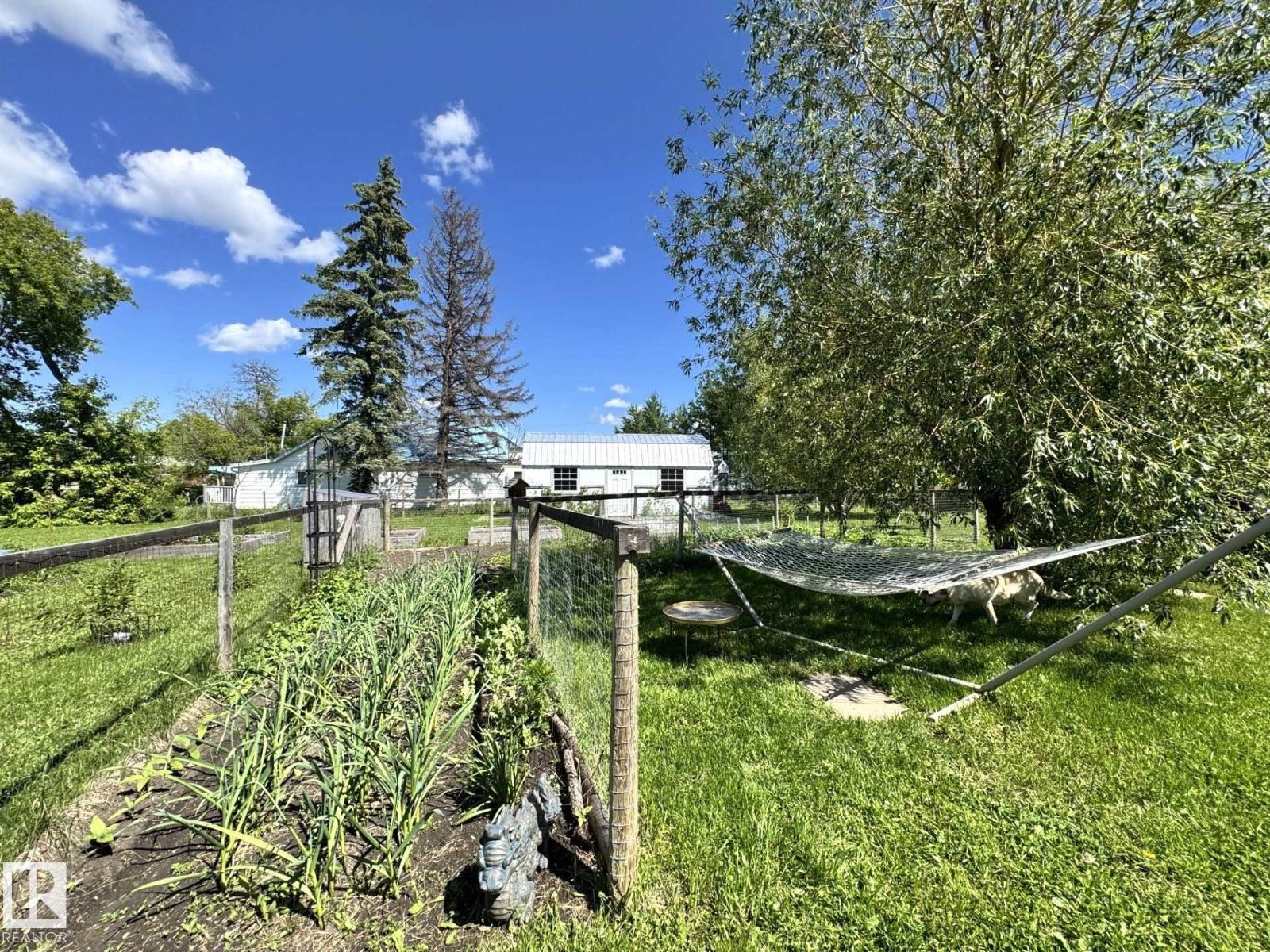 4707 54 AV — photo 38