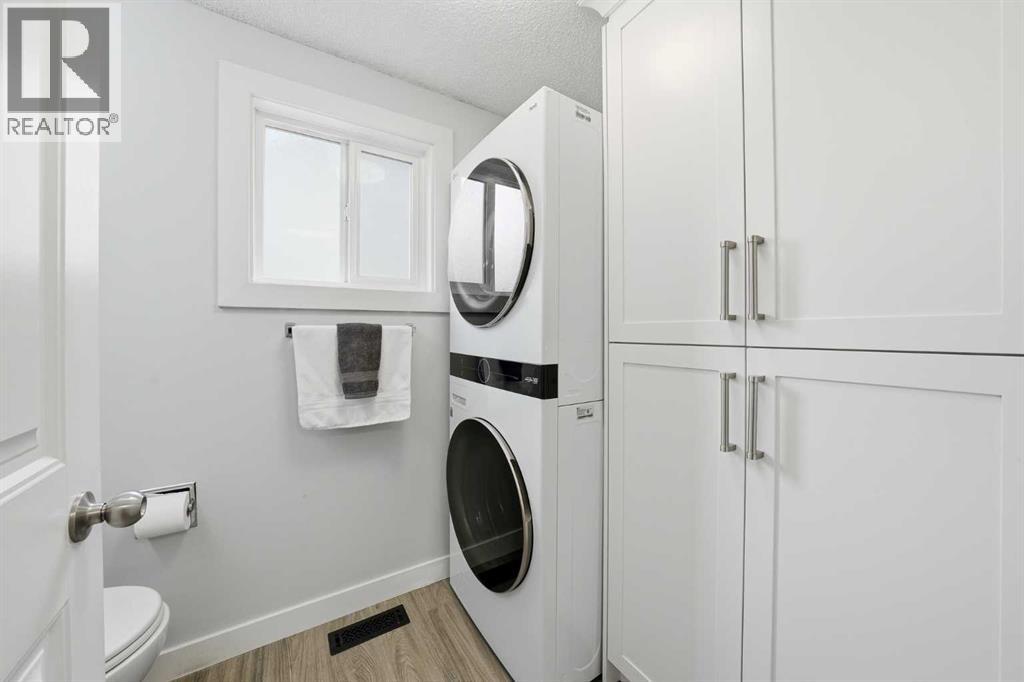 2PC Bath / Laundry