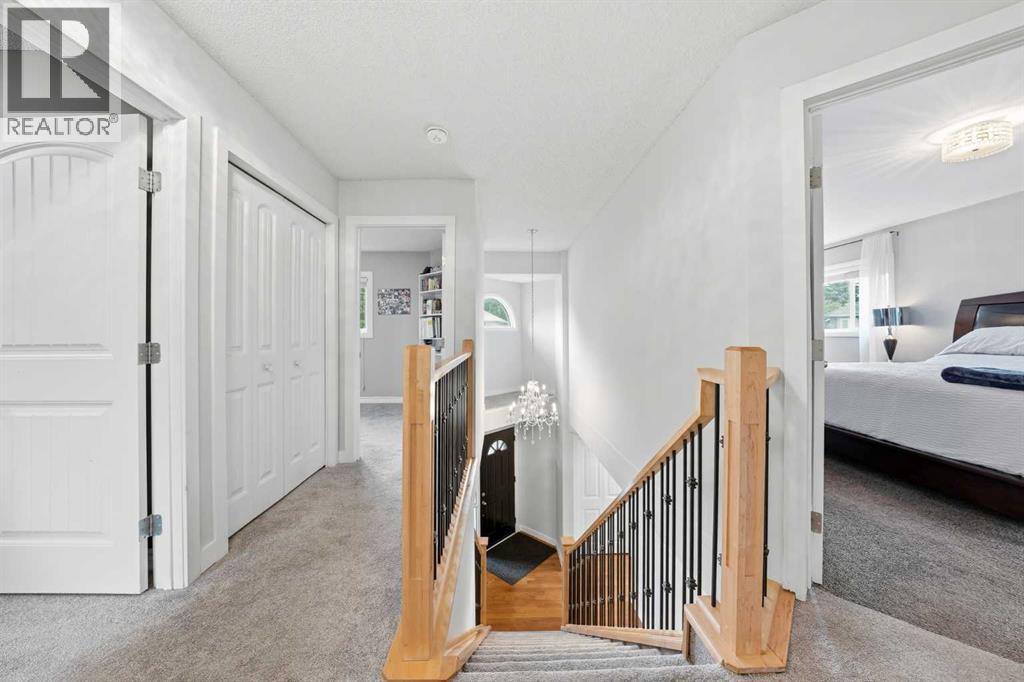 Geogious Maple Staircase!