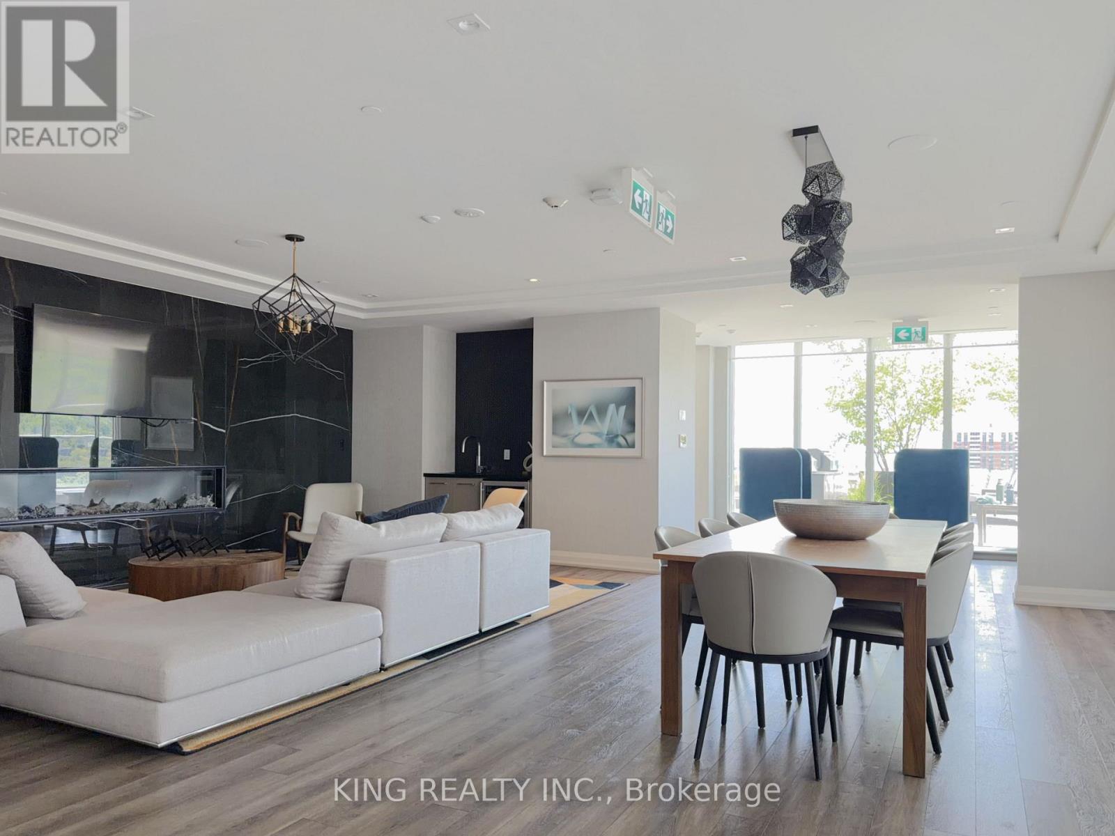 #608 212 KING WILLIAM STREET - 12