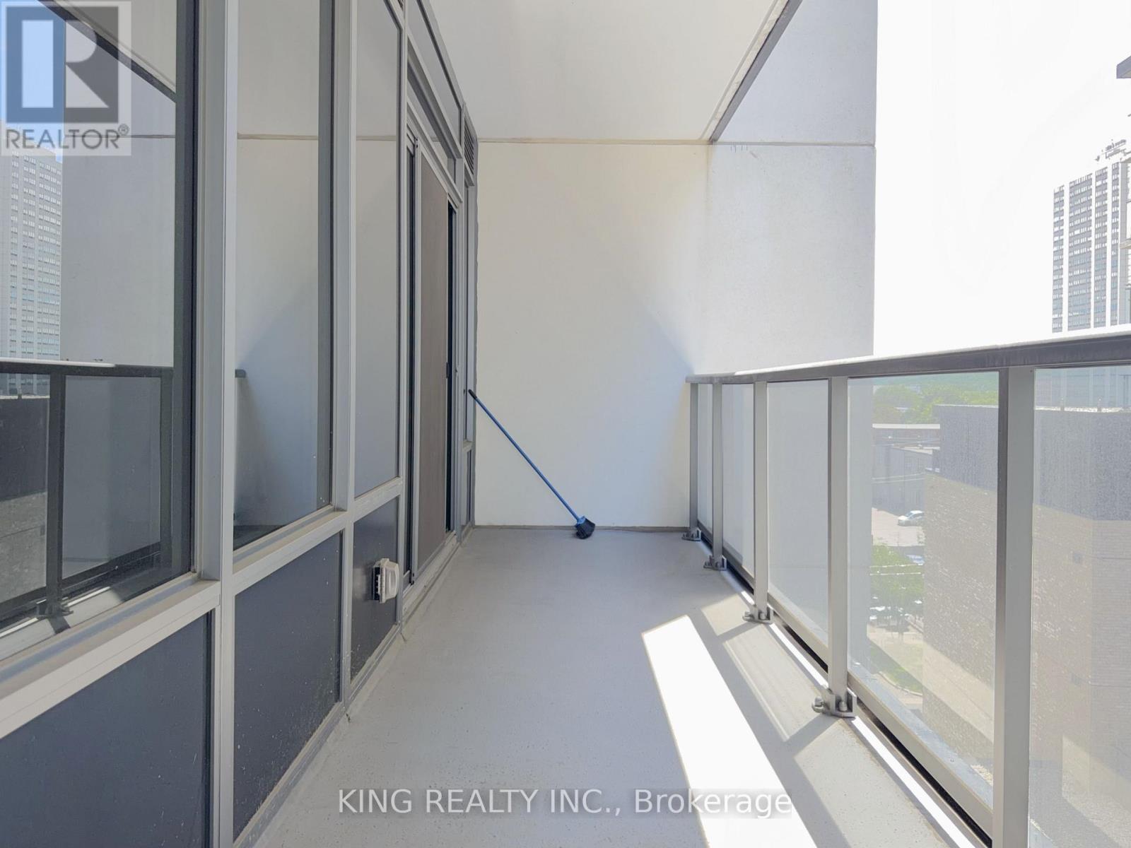 #608 212 KING WILLIAM STREET - 24