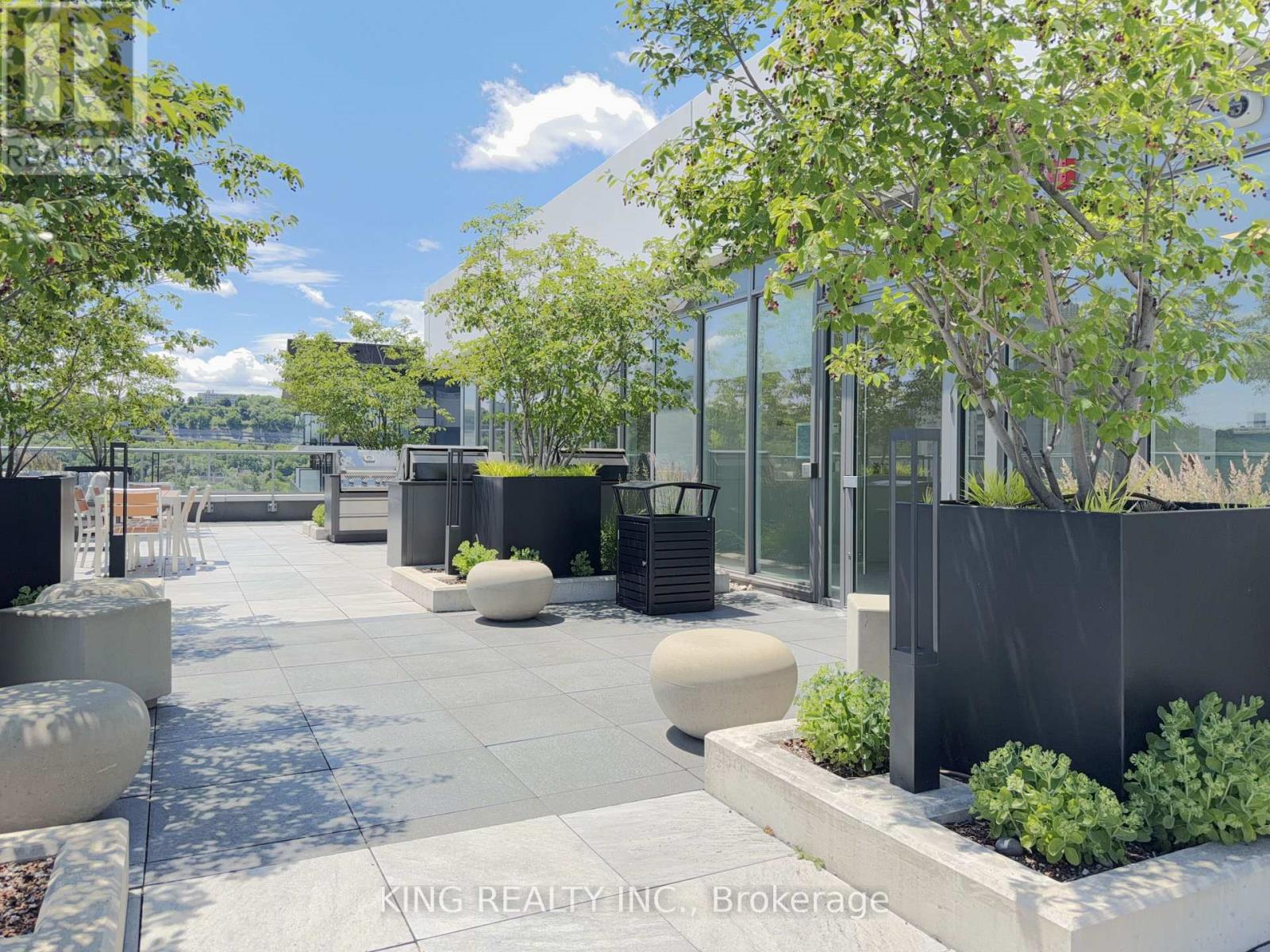 #608 212 KING WILLIAM STREET - 33