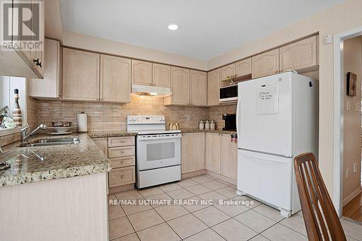 #72 4950 ALBINA WAY - 16