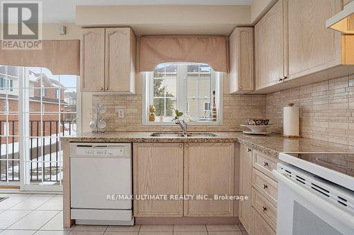#72 4950 ALBINA WAY - 18