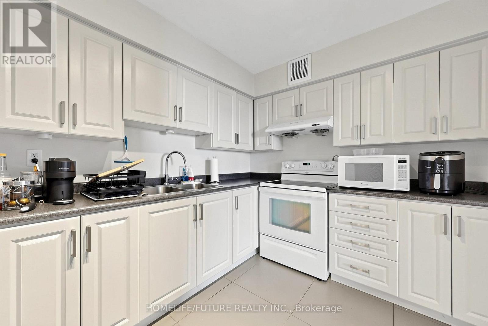 #709 3380 EGLINTON AVENUE E - Image 15