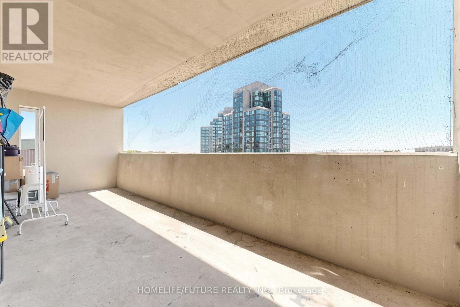 #709 3380 EGLINTON AVENUE E - 32