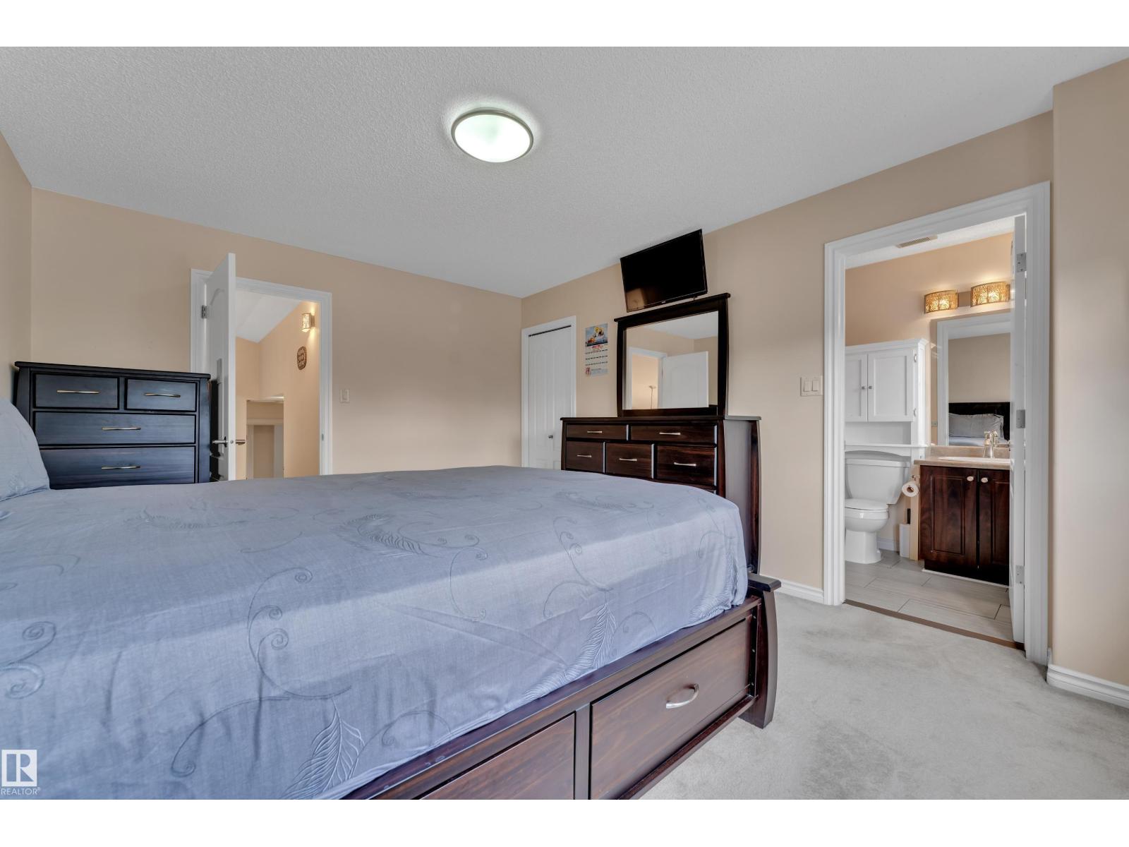 6140 18 AV SW — photo 23