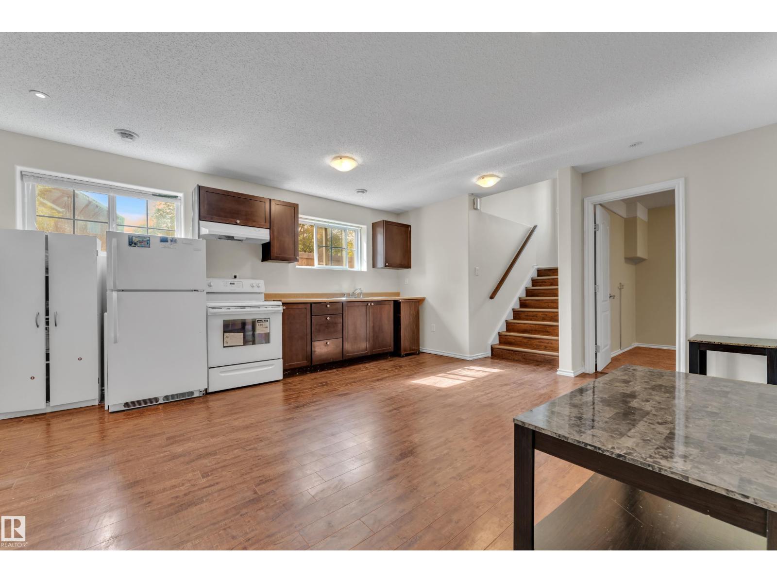 6140 18 AV SW — photo 31