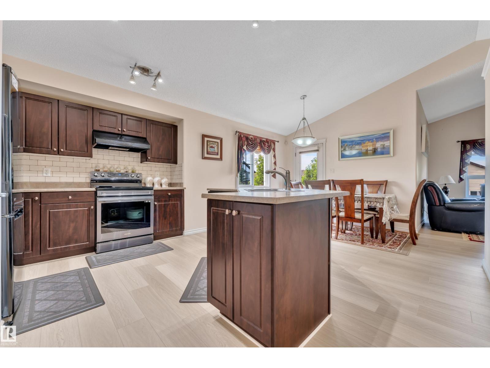 6140 18 AV SW — photo 6