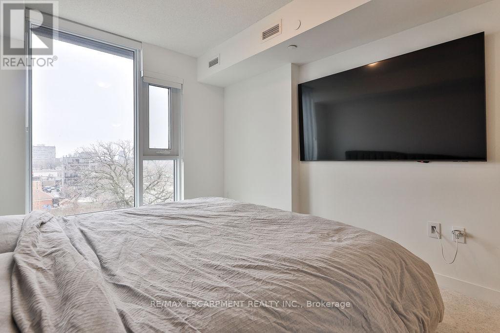 #606 556 MARLEE AVENUE - 28