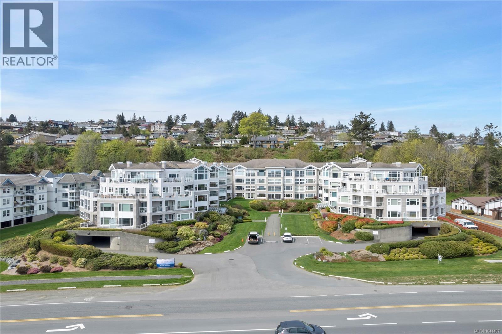 #107 350 Island Hwy S - 2