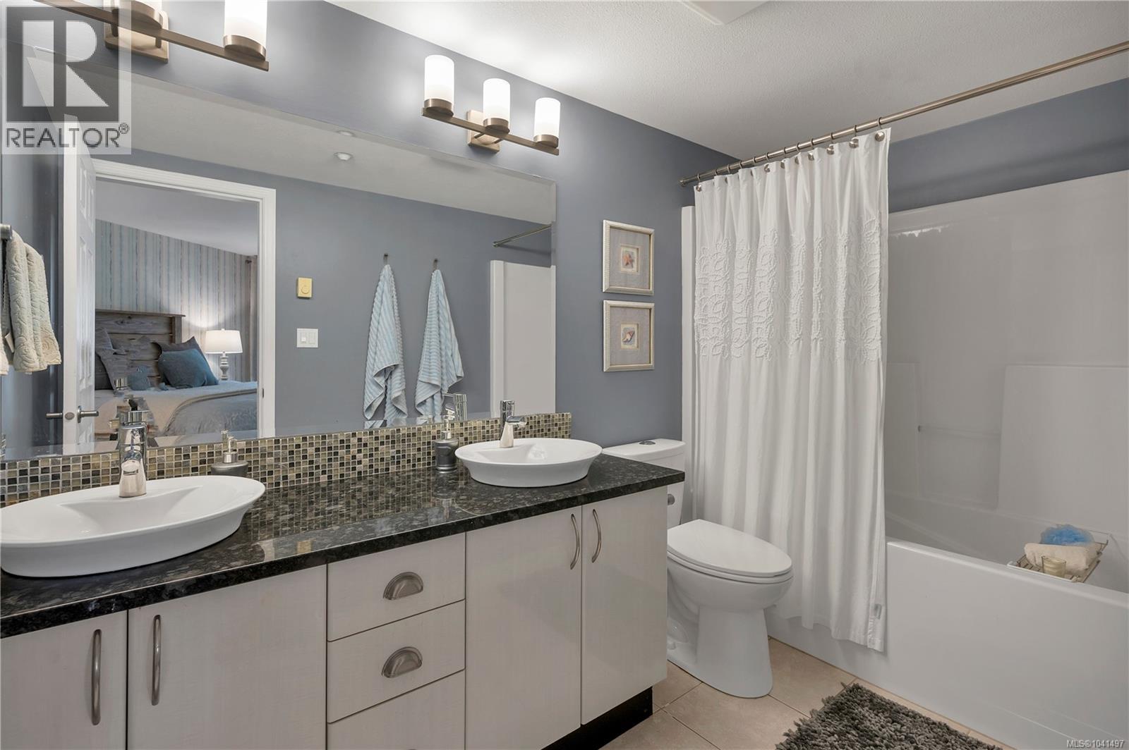 #107 350 Island Hwy S - 25