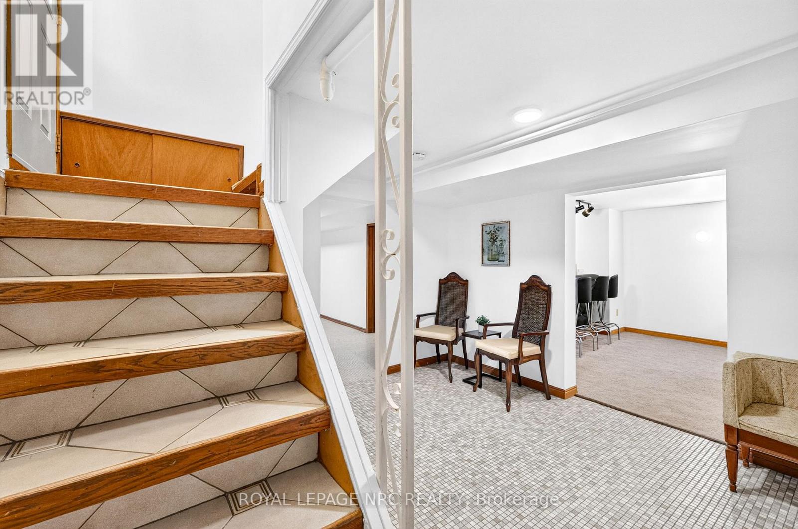 69 ROYAL ROAD - 23