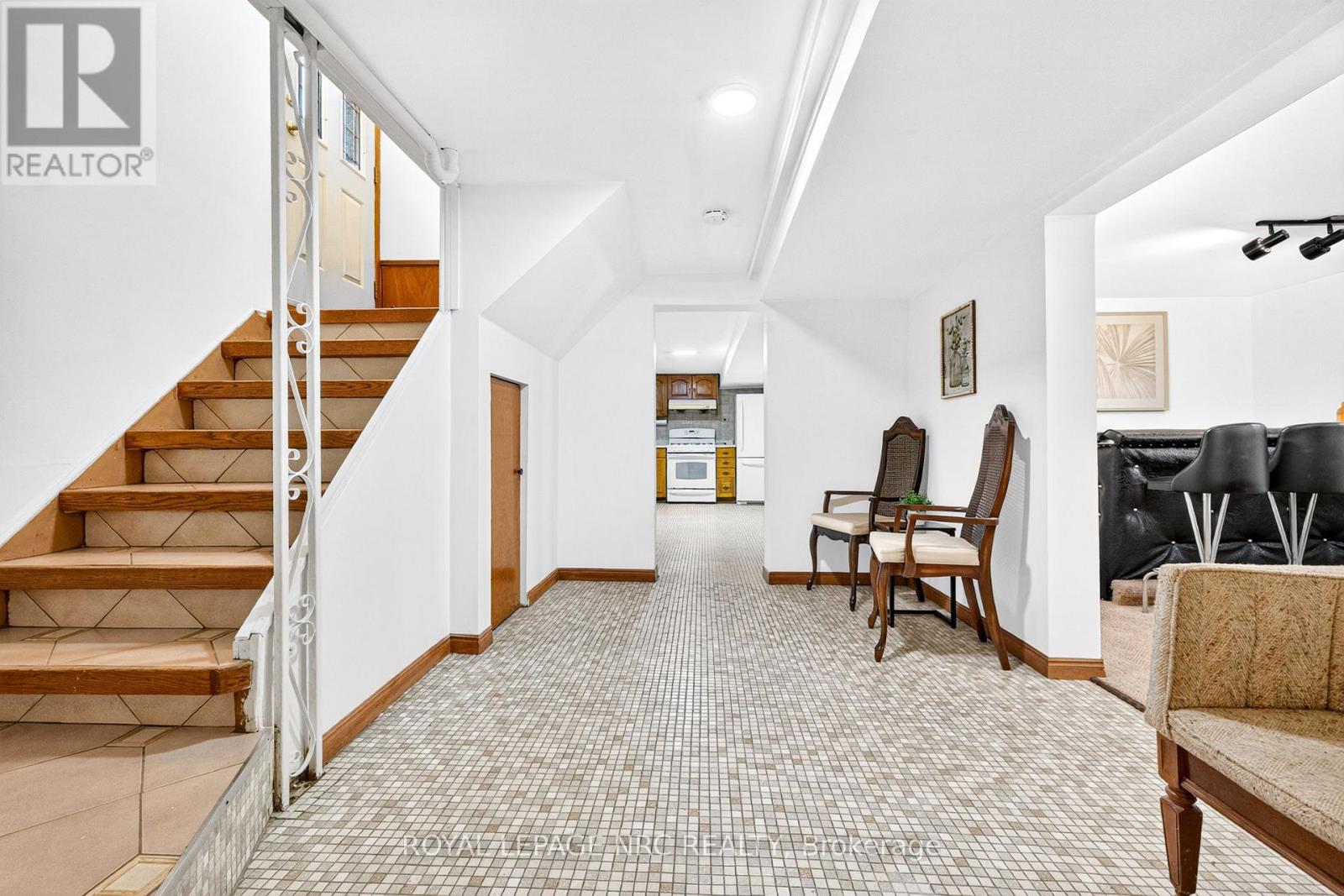 69 ROYAL ROAD - 24