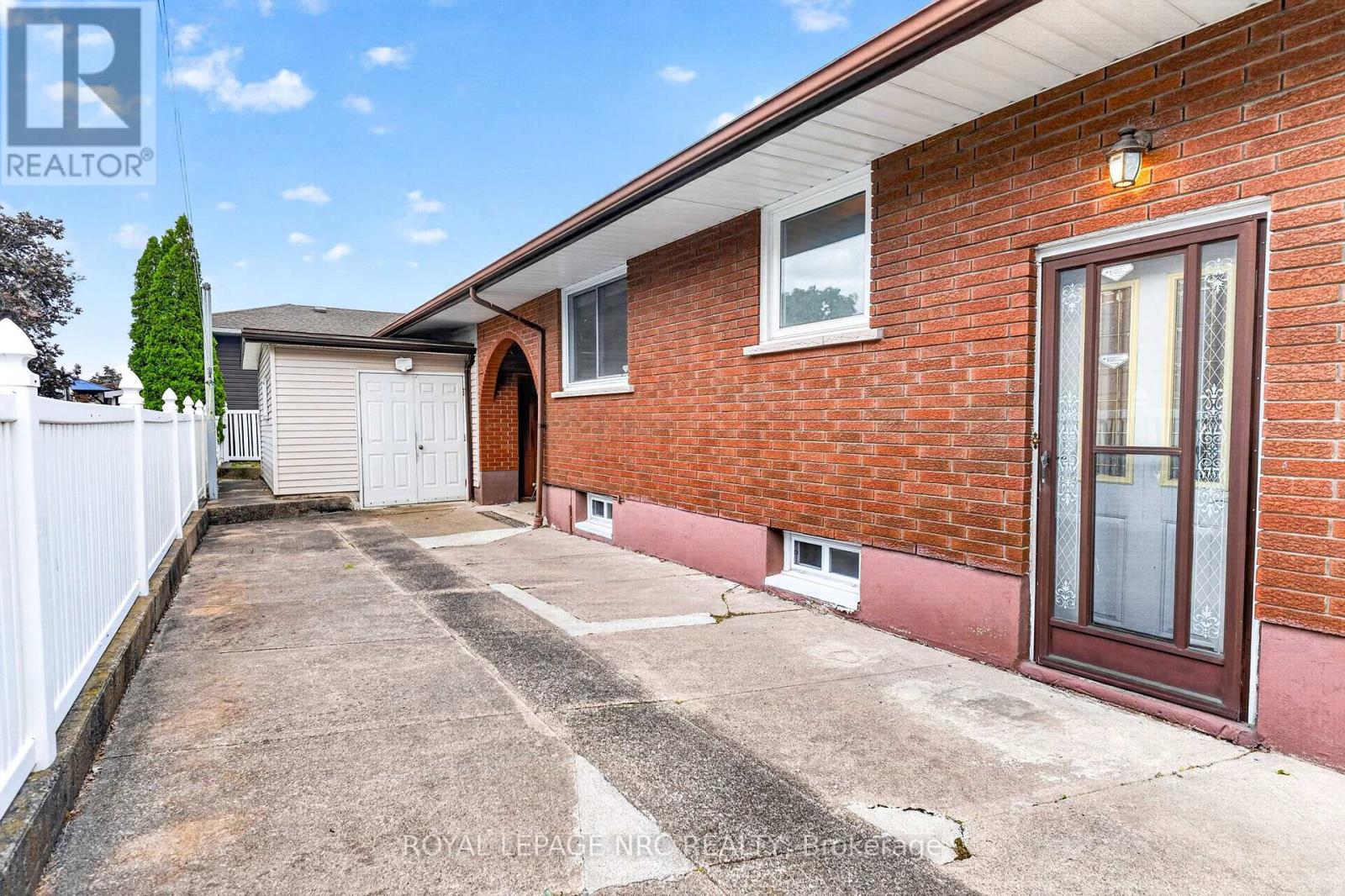 69 ROYAL ROAD - 39