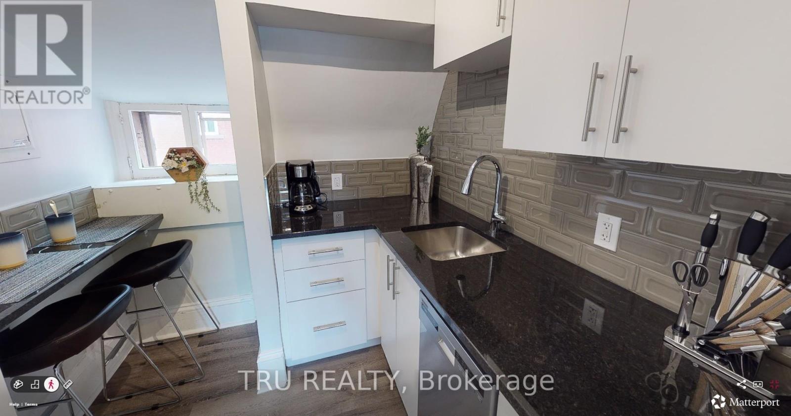 360 FRIEL STREET - 8