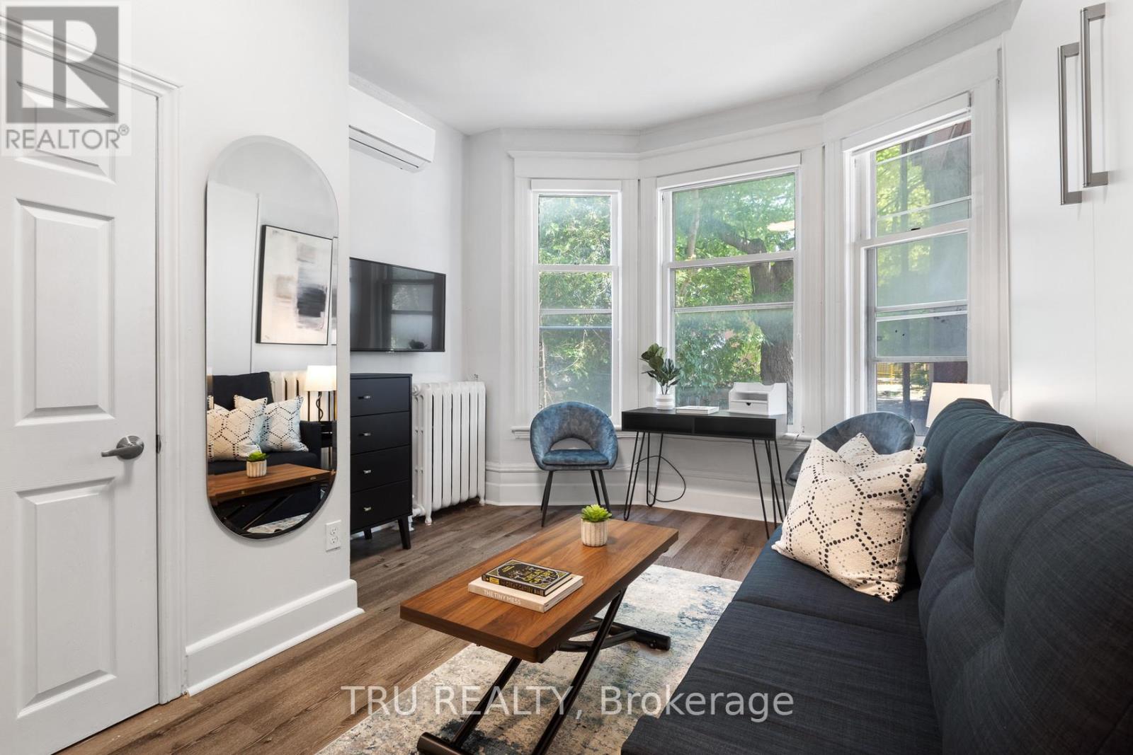 360 FRIEL STREET - 6