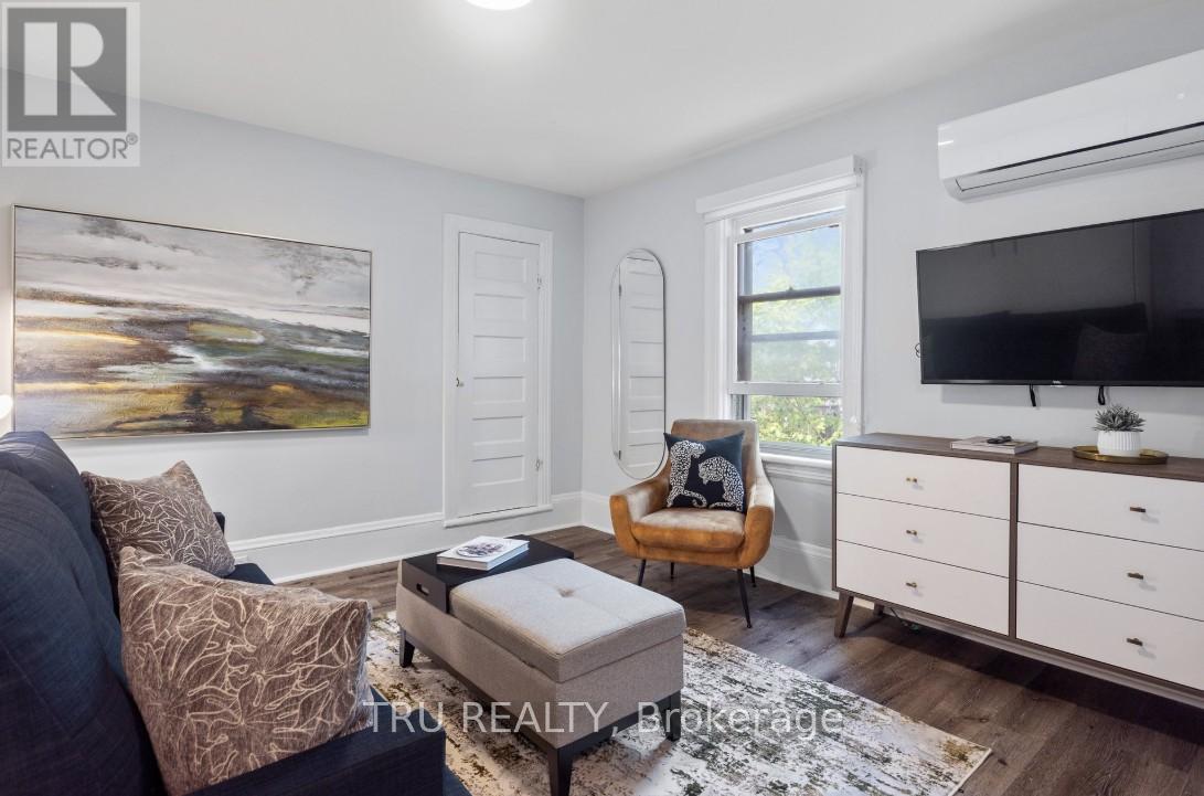 360 FRIEL STREET - 4