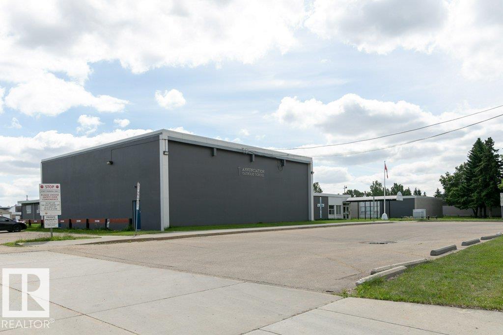 #323 16807 100 AV NW - 47