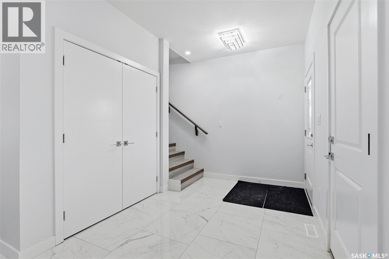 534 Sharma CRESCENT - 2