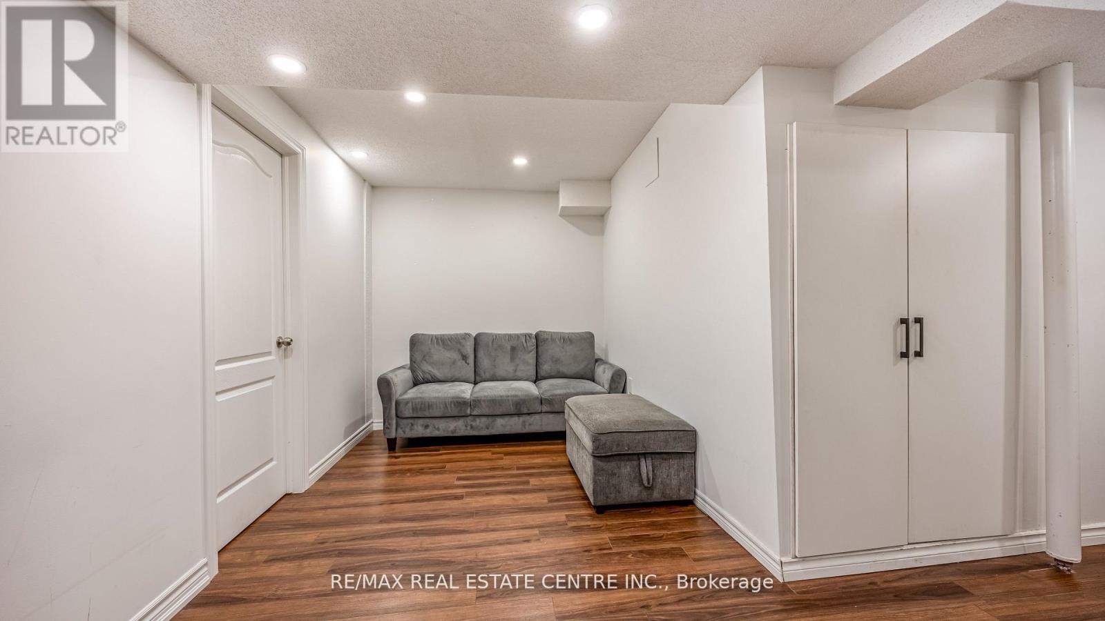 590 GRANT WAY - 36