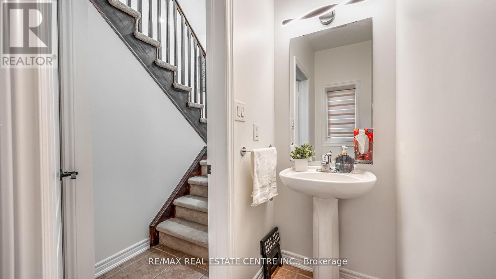 590 GRANT WAY - 42