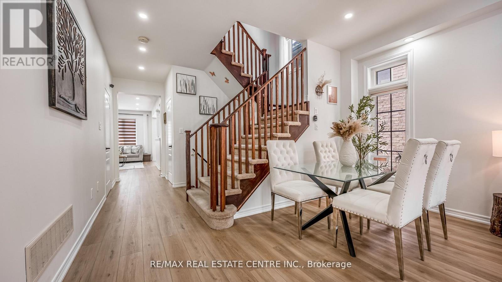 590 GRANT WAY - 9