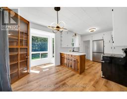 Sunroom - 85 Evans Avenue W, Gravenhurst), ON P1P1A6 Photo 11