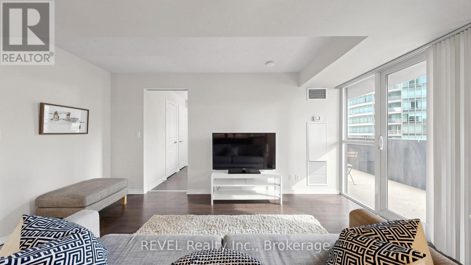 #306 352 FRONT STREET W - 15