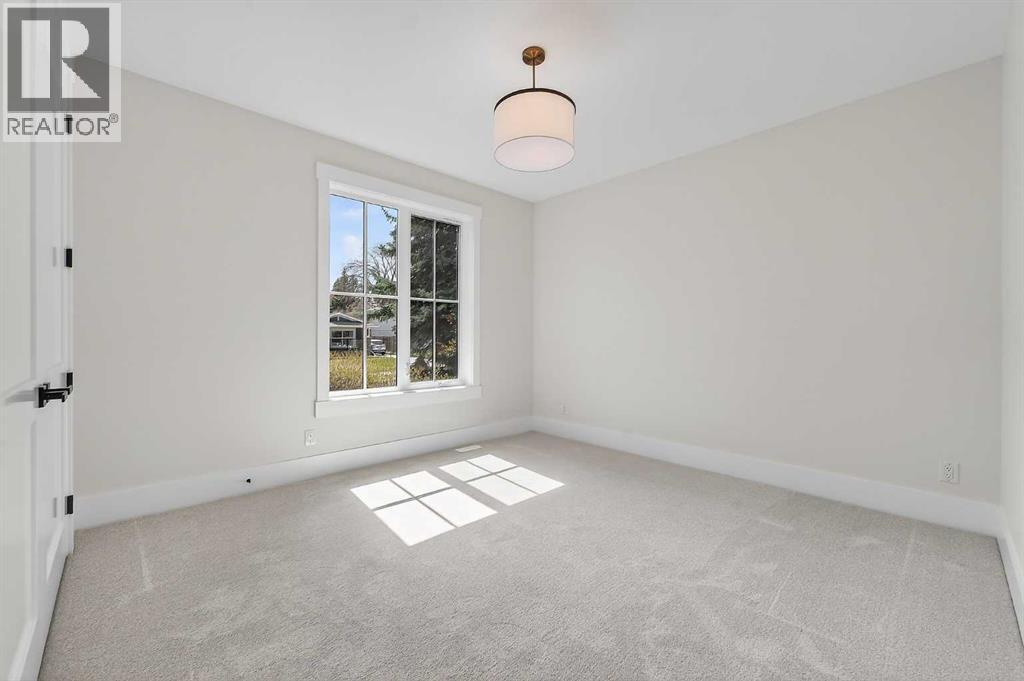 88 Woodlark Drive SW - 30