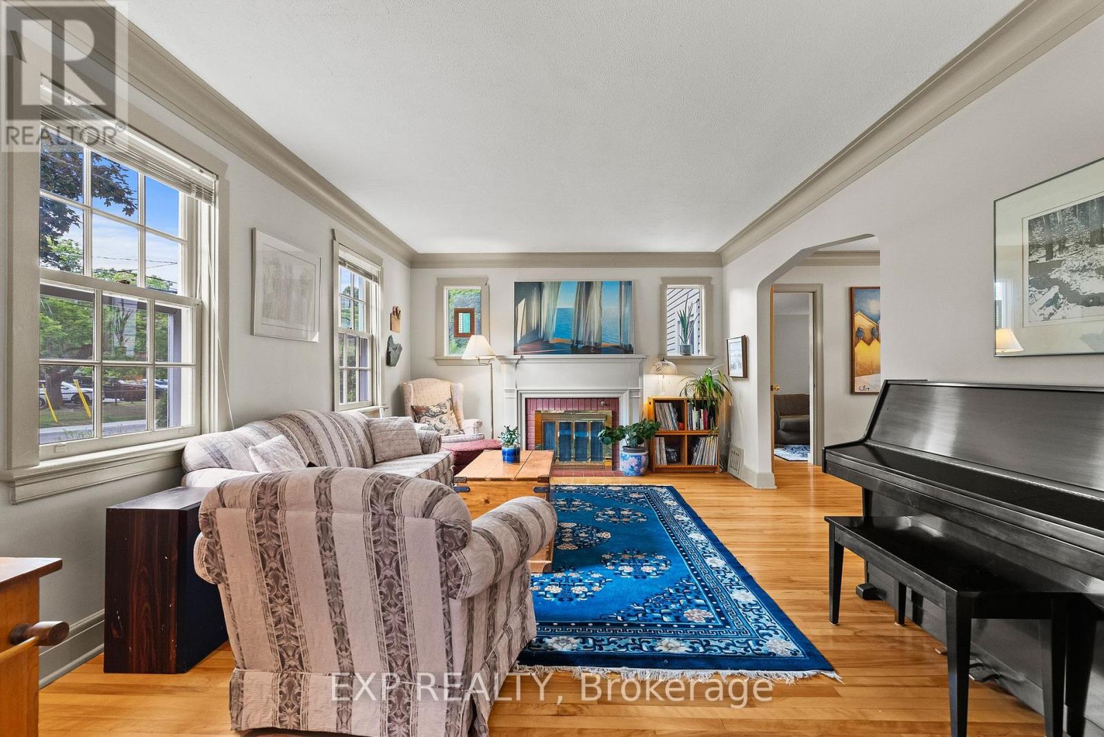 579 BROADVIEW AVENUE - 11