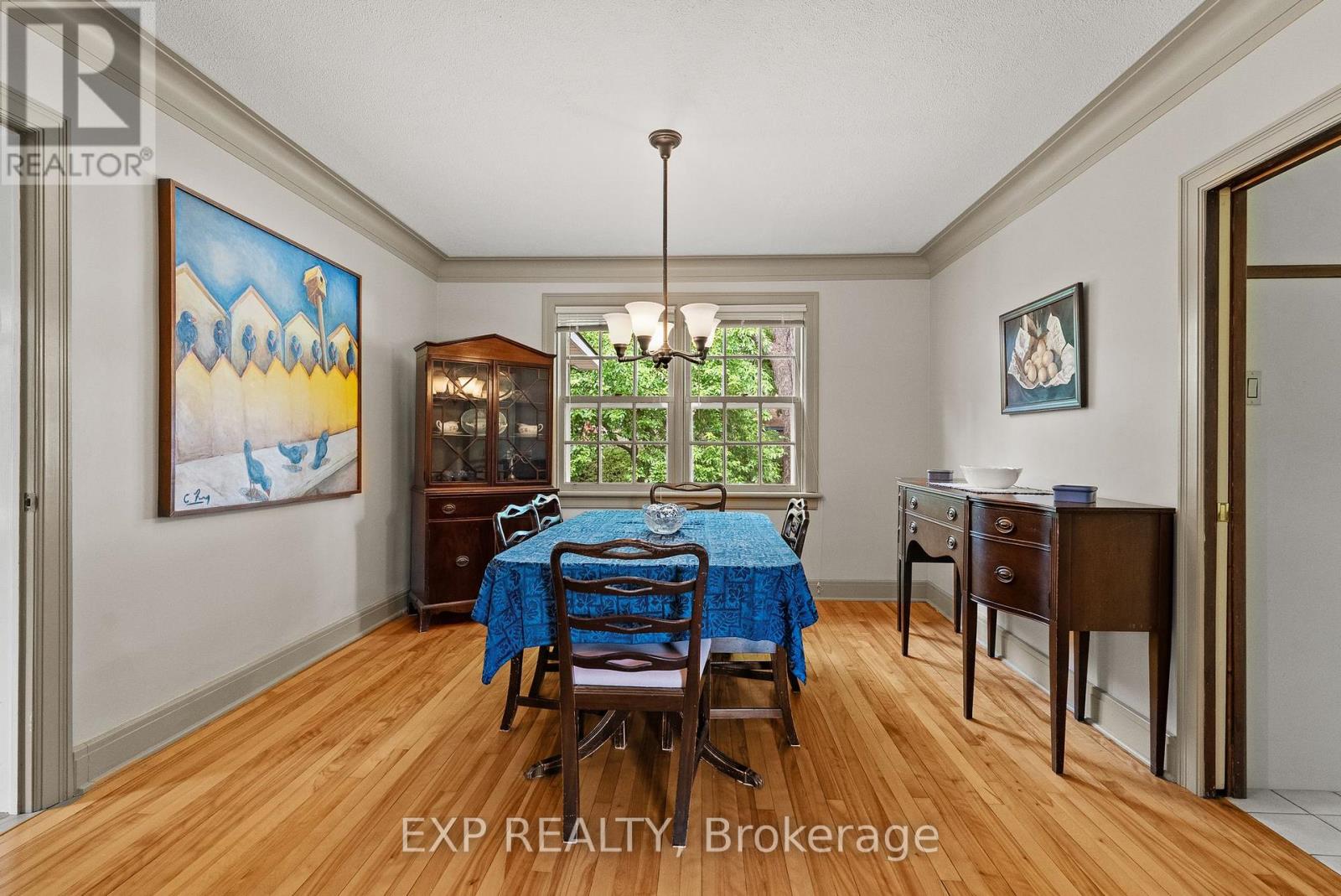 579 BROADVIEW AVENUE - 14
